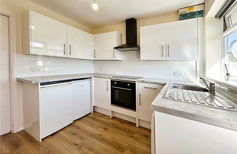 2 bedroom apartment for sale - Aylesham Way, Yateley, Hampshire, GU46 - Property View 3