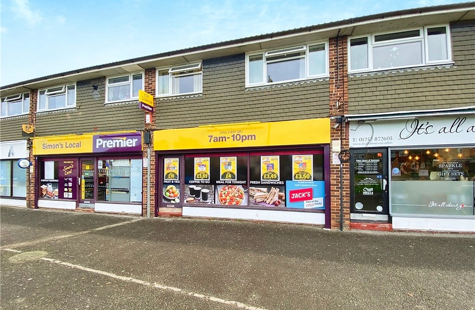 2 bedroom apartment for sale - Aylesham Way, Yateley, Hampshire, GU46 - Property View 1