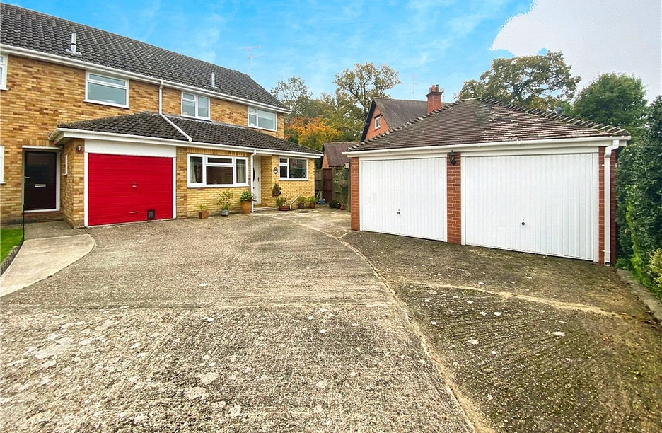 3 bedroom house for sale - Minstead Drive, Yateley, Hampshire, GU46 - Property View 1