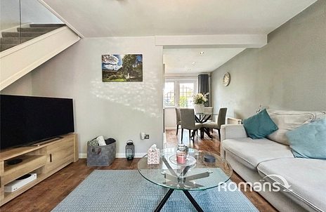 2 bedroom house for sale - Morley Close, Yateley, Hampshire, GU46 - Property View 3