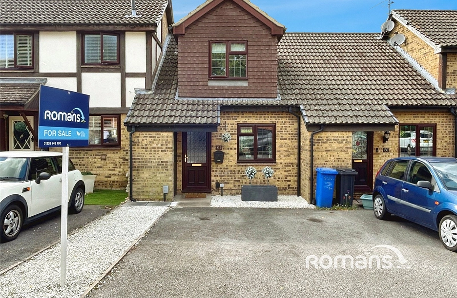 2 bedroom house for sale - Morley Close, Yateley, Hampshire, GU46 - Property View 1
